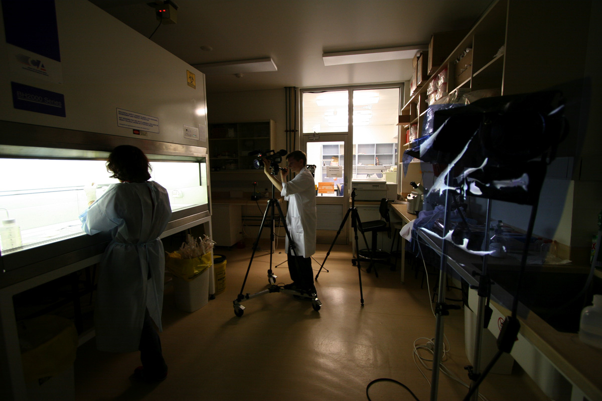 BIOTEKNICA INCUBATOR art lab